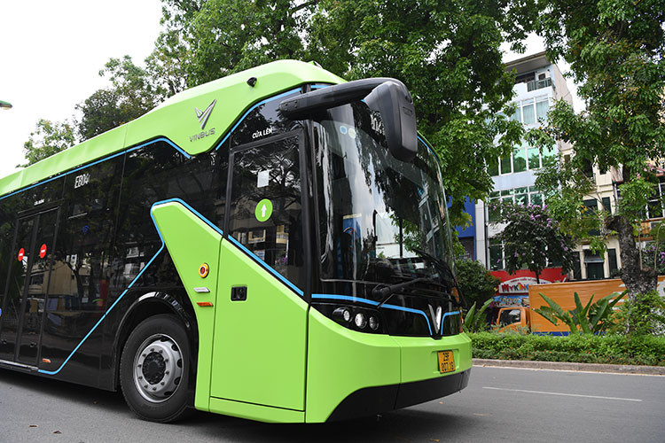 Tuyến 2: Times City - Khu Sở ban ngành: Khu đô thị Times City - đường nội bộ Khu đô thị - Minh Khai - Đại La - Trường Chinh - Giải Phóng - Xã Đàn - Tôn Đức Thắng - Chu Văn An - Trần Phú - Sơn Tây - Kim Mã - Đào Tấn - Nguyễn Khánh Toàn - Nguyễn Văn Huyên - Ngô Minh Dương - Võ Chí Công - Nguyễn Hoàng Tôn - Khu liên cơ quan Sở ngành Hà Nội (đối diện UBND quận Tây Hồ).