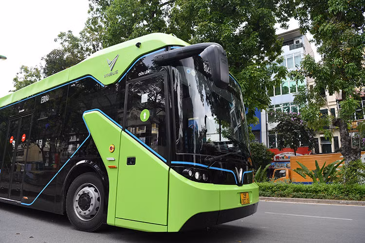 Tuyến 2: Times City - Khu Sở ban ngành: Khu đô thị Times City - đường nội bộ Khu đô thị - Minh Khai - Đại La - Trường Chinh - Giải Phóng - Xã Đàn - Tôn Đức Thắng - Chu Văn An - Trần Phú - Sơn Tây - Kim Mã - Đào Tấn - Nguyễn Khánh Toàn - Nguyễn Văn Huyên - Ngô Minh Dương - Võ Chí Công - Nguyễn Hoàng Tôn - Khu liên cơ quan Sở ngành Hà Nội (đối diện UBND quận Tây Hồ).