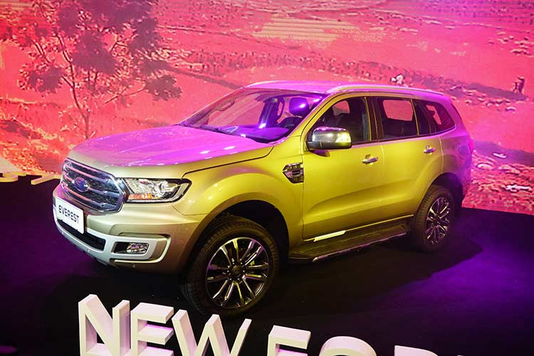 Theo đại diện Ford Việt Nam cho hay, bên cạnh thiết kế mạnh mẽ và nội thất tiện nghi - Everest mới sẽ được trang bị động cơ Diesel Bi-Turbo 2.0L kết hợp cùng hộp số tự động 10 cấp hoàn toàn mới, cùng với đó sẽ là hàng loạt các công nghệ thông minh mới nhất được trang bị.