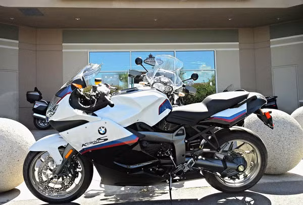 Moto BMW hon nua ty o Viet Nam co bi loi 