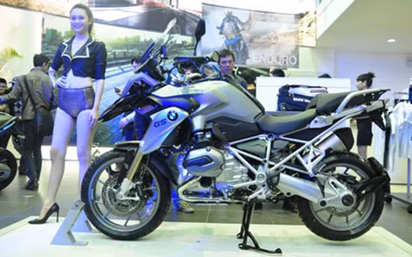 Moto BMW hon nua ty o Viet Nam co bi loi 