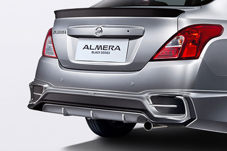 Bên dưới cụm đèn sương mù đã được tích hợp thêm đèn DRL chiếu sáng ban ngày dạng LED. Bộ bodykits mới được trang bị cũng nhằm tạo ra sự khác biệt và cuốn hút hơn cho chiếc sedan hạng B nguyên bản. 