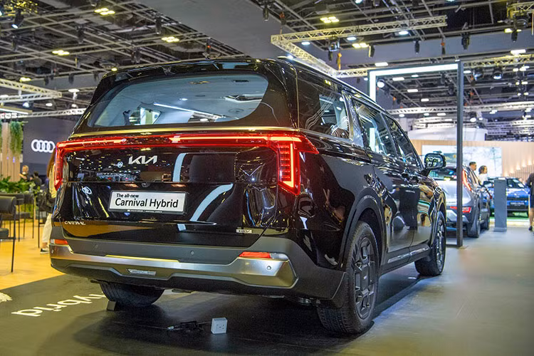 Động cơ cho công suất tối đa 199 mã lực tại tua máy 3.800 vòng/phút và mô-men xoắn cực đại 441 Nm tại dải tua máy 1.750 - 2.750 vòng/phút. Động cơ đi kèm với hộp số tự động 8 cấp và hệ dẫn động cầu trước.