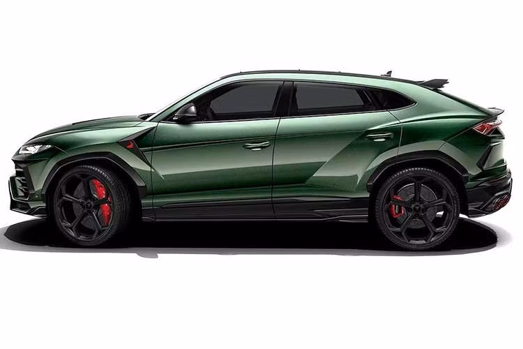 Thay đổi đáng kể nhất là nắp ca-pô hoàn toàn mới với khe thoát nhiệt cực lớn. Ngoài ra, hãng cũng đã thay cho chiếc xe bộ mâm cỡ lớn, sở hữu thiết kế 5 cánh kép quen thuộc giống như một số dòng Lamborghini hiện tại. Những nẹp ốp vòm bánh, thanh ốp khí động học dọc dưới thân xe và ốp khe gió sắc nhọn bằng sợi carbon trên dè trước của xe.