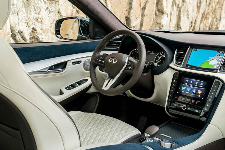 Phiên bản thương mại của mẫu xe Infiniti QX50 mới hiện có giá 58.195 USD. Thiết kế nội thất của xe gần gũi với mẫu concept ra mắt trước đó, các chi tiết bên trong xe tạo cảm giác phấn chấn và dễ chịu cho người dùng ngay khi bước vào khoang cabin.