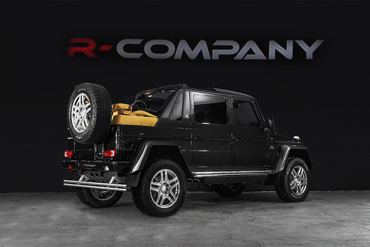 Mẫu siêu SUV G650 Landaulet là chiếc Maybach mui trần thứ 2 được giới thiệu kể từ sau chiếc Maybach 62S Landaulet cách đây 10 năm. Ở phía sau, chiếc xe còn có lốp dự phòng - trang bị mà G500 4x4² không có.