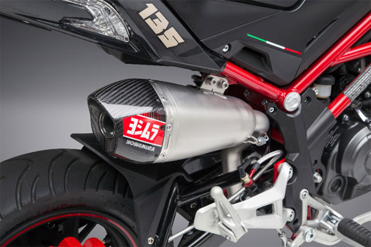 Chiếc xe môtô Benelli TNT 135 bản 2018 trang bị động cơ SOHC dung tích 135 cc, công suất 12,6 mã lực, đi kèm với hộp số 5 cấp côn tay. Điều này khiến việc nâng cấp lên phiên bản hiệu suất trở nên dễ dàng hơn.