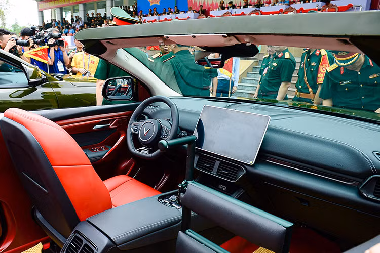 Buổi tổng duyệt không chỉ là bước chuẩn bị cuối cùng cho một sự kiện trọng đại mà còn là dịp để người dân chiêm ngưỡng sự kết hợp giữa truyền thống dân tộc và những thành tựu hiện đại.