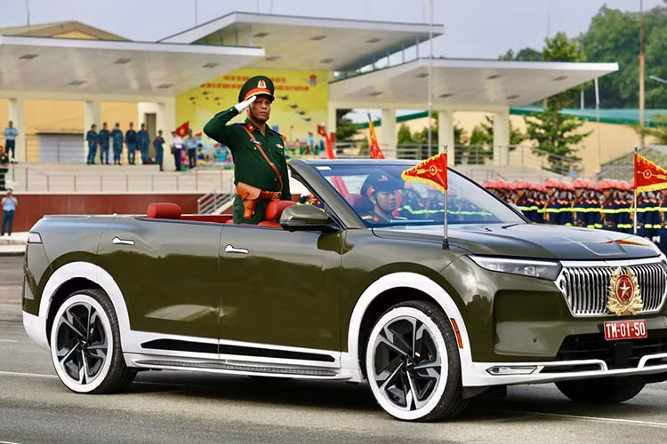 Việc lựa chọn một mẫu xe do doanh nghiệp Việt Nam chế tạo để phục vụ các hoạt động chính thức trong buổi lễ không chỉ là sự khẳng định năng lực công nghiệp quốc gia mà còn là lời khẳng định vị thế mới của Việt Nam trên trường quốc tế: một đất nước hòa bình, hội nhập và làm chủ công nghệ xanh.