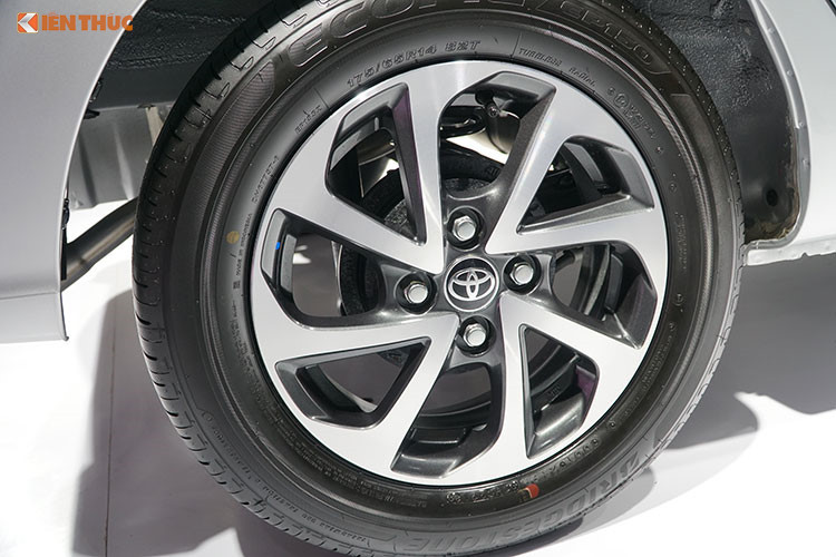 Tuy nhiên ngay sau đó, mẫu xe giá rẻ Toyota Wigo lại tỏ ra đuối sức hơn so với các đối thủ cùng phân khúc khi doanh số giảm dần và luôn thấp hơn hai đối thủ ở những tháng tiếp theo. Tính tổng 2 tháng đầu năm 2019, Toyota Wigo chỉ bán ra được 976 xe, trong khi Kia Morning bán ra được 1.829 xe và Grand i10 bán ra được 2.529 xe.