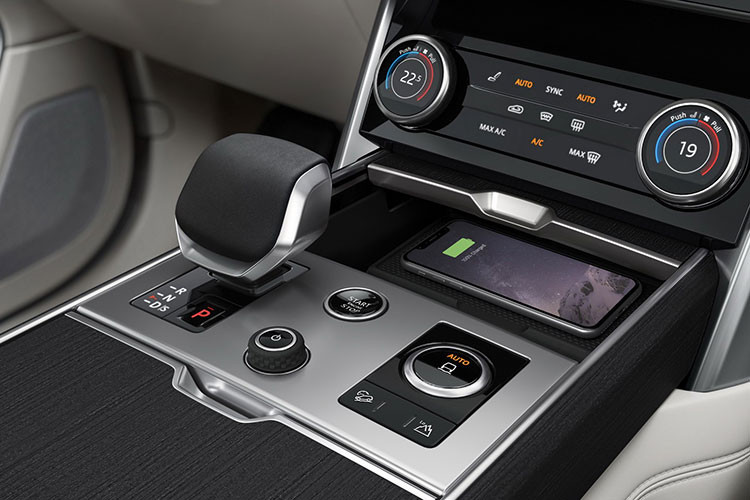 Hang loat xe Range Rover 2022 dinh loi chot giu cam bien va cham-Hinh-2