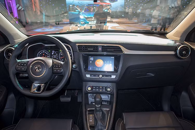 Dai ly xa kho, gia MG ZS chi con 499 trieu tai Viet Nam-Hinh-2