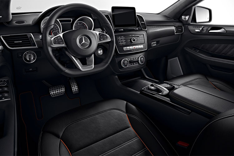 Để cạnh tranh với "đối thủ" Range Rover Sport, GLG của Mercedes hứa hẹn sẽ có khả năng off-road cực đỉnh, không thua kém G-Class nổi tiếng. 