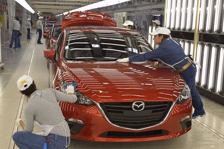 Mối quan tâm lớn nhất của hãng xe hơi Mazda đó là việc người tiêu dùng sẽ không còn hứng thú với việc mua xe ôtô, đồng thời cảnh báo về việc nhiều lĩnh vực trong nền kinh tế cũng như thị trường lao động Mỹ sẽ bị ảnh hưởng, bao gồm nghiên cứu và phát triển, sản xuất và kinh doanh.