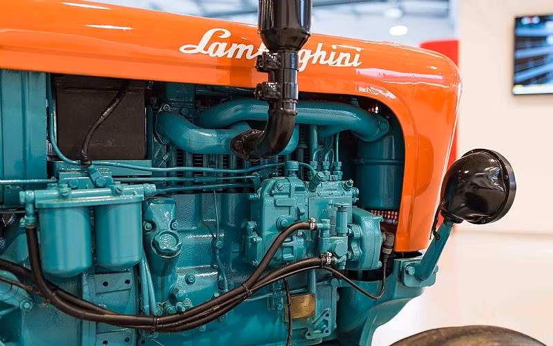 Những chiếc máy kéo Lamborghini 2R thời đó từng được xem là bất khả chiến bại và được nhiều người nông dân châu Âu tin dùng, sử dụng. 