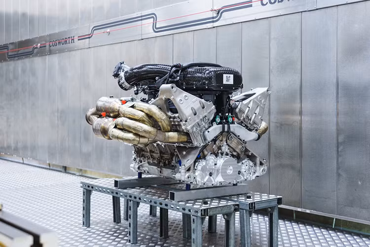 Theo hãng siêu xe Aston Martin cho biết, những thay đổi được áp dụng sẽ khiến cho mẫu siêu xe Valkyrie nhanh hơn khoảng 8% so với bản tiêu chuẩn.