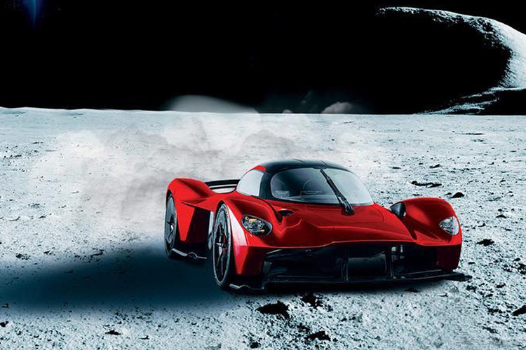 Theo kế hoạch, sẽ chỉ có 150 chiếc Aston Martin Valkyrie được sản xuất ra trreen toàn cầu, hiện tất cả đều đã tìm thấy chủ nhân. Mỗi mức giá siêu xe Aston Martin Valkyrie là 3,2 triệu USD (tương đương 74,2 tỷ đồng).