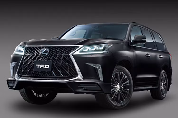 Tại thị trường Nhật, Lexus LX570 mới có cả 2 phiên bản 5 và 8 chỗ. Giá của 2 phiên bản này không hề khác nhau. Tại Việt Nam, Lexus LX570 có giá ban đầu là 5,61 tỷ đồng. Tuy nhiên, kể từ ngày 11/7/2016, vì ảnh hưởng của thuế tiêu thụ đặc biệt mới nên giá bán của Lexus LX570 tại Việt Nam đã tăng 2,3 tỷ đồng lên 8,02 tỷ đồng.