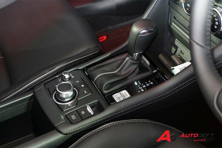 Về an toàn, Mazda CX-3 2018 tại Thái Lan có hệ thống phát hiện điểm mù, cảnh báo phương tiện cắt ngang khi lùi, cảnh báo chệch làn đường, đèn pha LED thích ứng, cảnh báo ngủ gật, kiểm soát hành trình bằng radar, camera 360 độ, hỗ trợ phanh trong thành phố, hỗ trợ lùi, cảnh báo va chạm sớm và hỗ trợ phanh tự động.