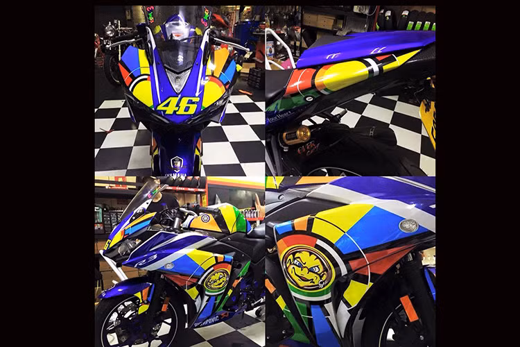 Ngoài những chi tiết kể trên, chiếc Yamaha R3 này cũng được chủ nhân trang bị thêm một số đồ chơi hàng hiệu khác như bao tay Rizoma Lux, pô Akrapovic, phuộc Ohlins...