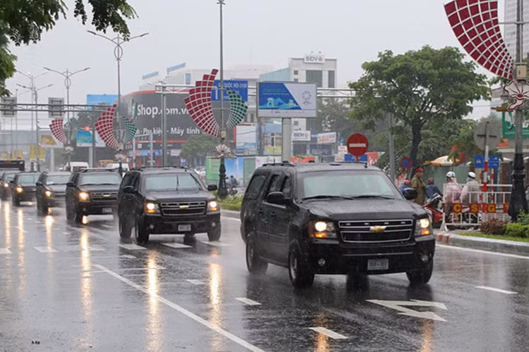 Để đảm bảo cho công tác an ninh, những chiếc xe chuyên chở Tổng thống Mỹ sẽ bị phá hủy sau khi vị Tổng thống đó hết nhiệm kì và Tổng thống mới sẽ dùng xe mới. Bộ Nội vụ Mỹ cho biết không có chiếc xe nào của Nhà Trắng sau khi "nghỉ hưu" lại thuộc về sở hữu cá nhân.