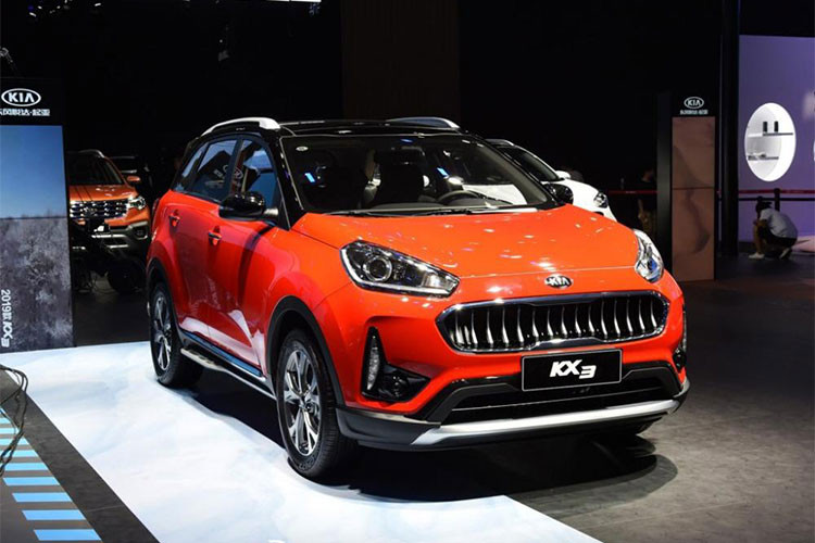 Tại triển lãm ôtô Thành Đô 2018 diễn ra vào cuối tháng 8/2018 vừa qua tại Trung Quốc cũng chính là sự kiện đánh dấu sự ra mắt của mẫu crossover đô thị Kia KX3 2019 mới. Là phiên bản nâng cấp nên Kia KX3 2019 chỉ được cải tiến nhẹ trong thiết kế ngoại thất và bổ sung trang bị nội thất.