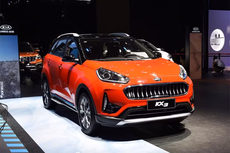 Tại triển lãm ôtô Thành Đô 2018 diễn ra vào cuối tháng 8/2018 vừa qua tại Trung Quốc cũng chính là sự kiện đánh dấu sự ra mắt của mẫu crossover đô thị Kia KX3 2019 mới. Là phiên bản nâng cấp nên Kia KX3 2019 chỉ được cải tiến nhẹ trong thiết kế ngoại thất và bổ sung trang bị nội thất.