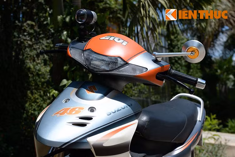 Chính vì vậy, số lượng người sở hữu mẫu côn tay Suzuki FX 125 này khá khiêm tốn - nó được xem là niềm khát khao cuồng nhiệt đến mất ăn, mất ngủ của một thế hệ thanh niên 7x, 8x đời đầu thời bấy giờ.