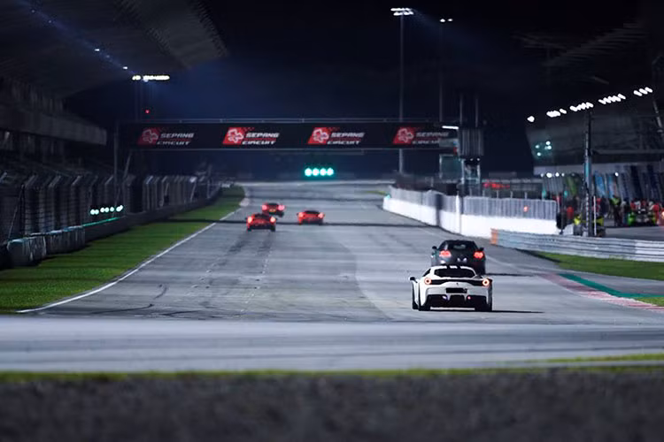 Sepang là 1 trong những đường đua F1 hiếm hoi tại Đông Nam Á. Đây được xem là địa điểm lý tưởng cho các tay chơi xe đến trải nghiệm.