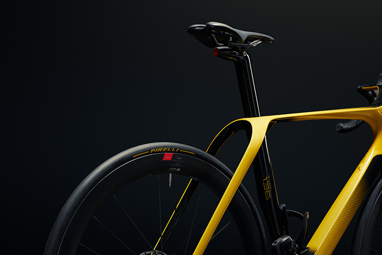 Lotus không phải là cái tên xa lạ của những người yêu xe đạp. Chiếc Type 108 đã cùng với tay đua Chris Boardman dành huy chương vàng tại Olympic 1992 Barcelona.