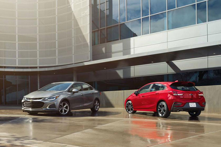 Theo Chevrolet, Cruze 2019 là một trong những mẫu xe có nhiều tính năng an toàn hiện đại nhất phân khúc hiện nay. Dự kiến, hãng sẽ "mở sổ" nhận đơn đặt hàng dành cho Cruze 2019 ở thị trường Mỹ vào cuối năm nay. Giá bán của Chevrolet Cruze mới hiện vẫn chưa được công bố.