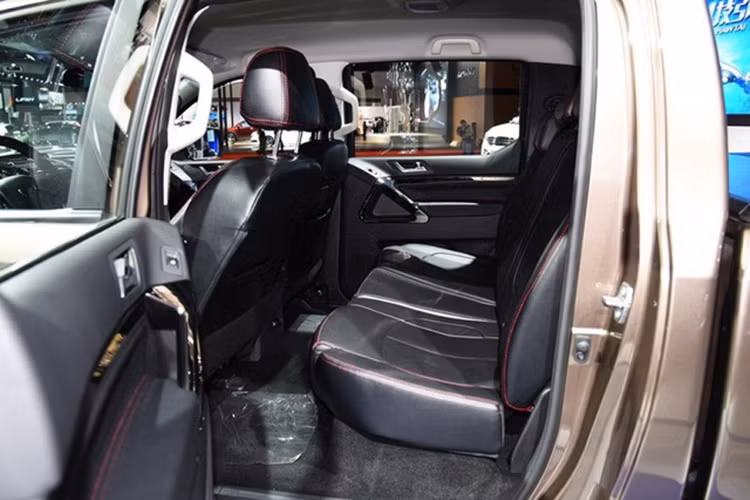 Cả hai động cơ của mẫu xe bán tải mới này đều do hãng Huanghai phát triển và chế tạo. Huanghai là một trong số ít những nhà sản xuất xe bán tải nhỏ tại Trung Quốc không dùng động cơ do Mitsubishi sản xuất. Động cơ kết hợp với hộp số sàn hoặc tự động 6 cấp. Ngoài ra, Huanghai N3 còn được trang bị hệ dẫn động 4 bánh.