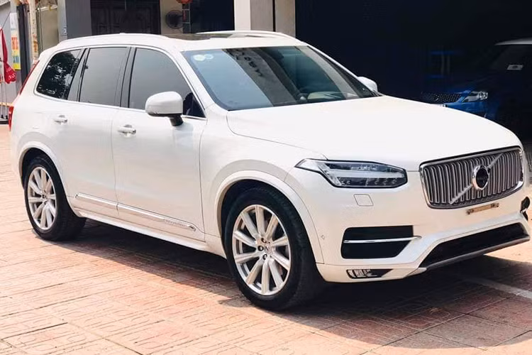 SUV hang sang Volvo XC90 