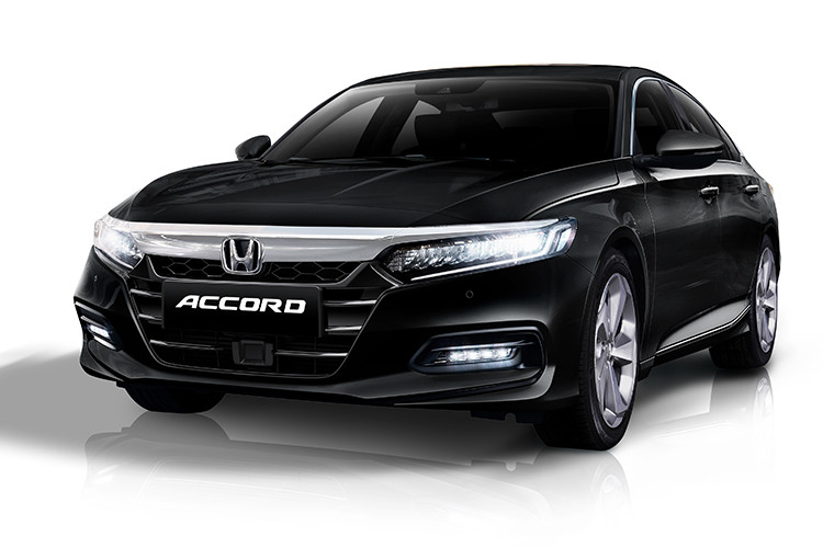 Với thông điệp “Giác quan khai phá, khí chất dẫn đầu”, Honda Accord 2022 mới sở hữu các giá trị nổi bật “Vận hành mạnh mẽ – Thiết kế hiện đại – An toàn tiên tiến”. Đây cũng là mẫu xe đầu tiên được Honda Việt Nam áp dụng tiêu chuẩn khí thải Euro 5 nhằm góp phần giảm thiểu ô nhiễm môi trường.