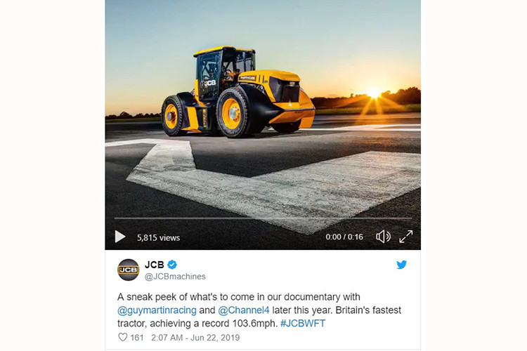 Bạn đừng nghĩ rằng việc độ một chiếc máy cầy để đạt tốc độ cao như thế là một âm mưu đến từ một kỹ sư nổi loạn nào đó. Thực tế toàn bộ chuyện này là ý tưởng của chủ tịch JCB, ông Lord Bamford.