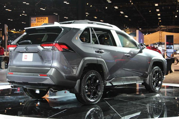 Mẫu crossover sở hữu thiết kế như xe off-road này được phát triển dựa trên Toyota RAV4 bản Adventure tại thị trường Mỹ. Tuy nhiên, nhờ sự giúp đỡ của bộ phận Toyota Racing Development (TRD), RAV4 đã biến thành một mẫu xe ấn tượng hơn.