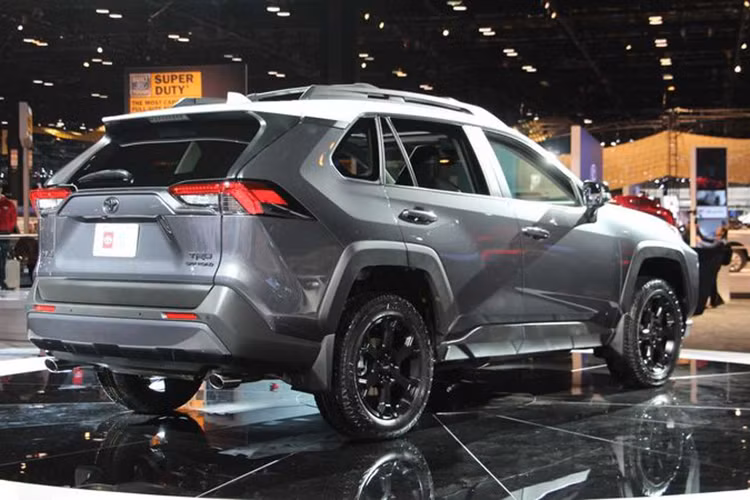 Mẫu crossover sở hữu thiết kế như xe off-road này được phát triển dựa trên Toyota RAV4 bản Adventure tại thị trường Mỹ. Tuy nhiên, nhờ sự giúp đỡ của bộ phận Toyota Racing Development (TRD), RAV4 đã biến thành một mẫu xe ấn tượng hơn.