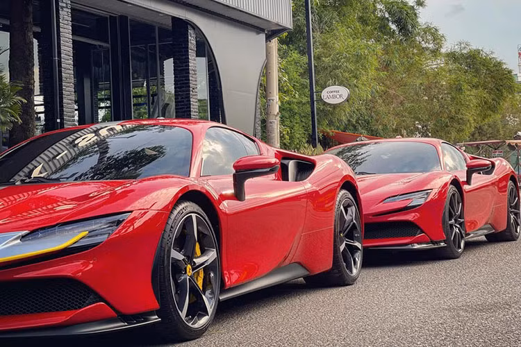 Đây hiện cũng là chiếc siêu xe thương mại nhanh nhất Việt Nam hiện nay. Chiếc siêu xe plug-in hybrid mang tên gọi Ferrari SF90 Stradale này cũng thuộc sở hữu của người chơi lan đột biến ở Củ Chi.