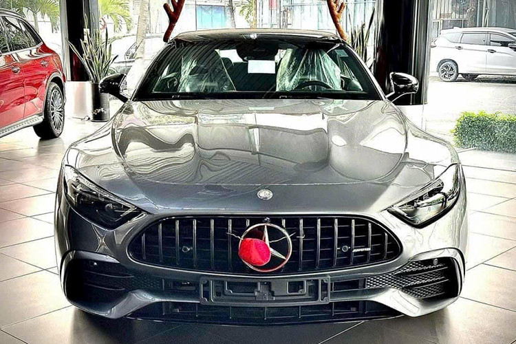 Gói nang cấp mang đến 6 chế độ lái đa dạng, bao gồm Slippery, Comfort, Sport, Sport+, Individual và Race. Bên cạnh đó, gói này còn giúp hạ gầm xe thêm 10 mm, tạo cảm giác lái thể thao hơn và gần gũi với mặt đường.