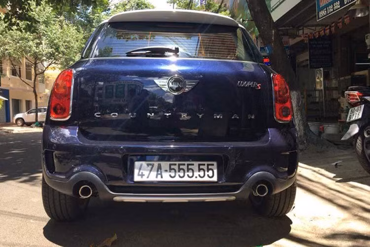 Bộ sưu tập biển "ngũ quý" của một doanh nhân ở Đắk Lắk còn có chiếc Mini Countryman màu xanh dương với biển số toàn 5 "ngũ quý 5".