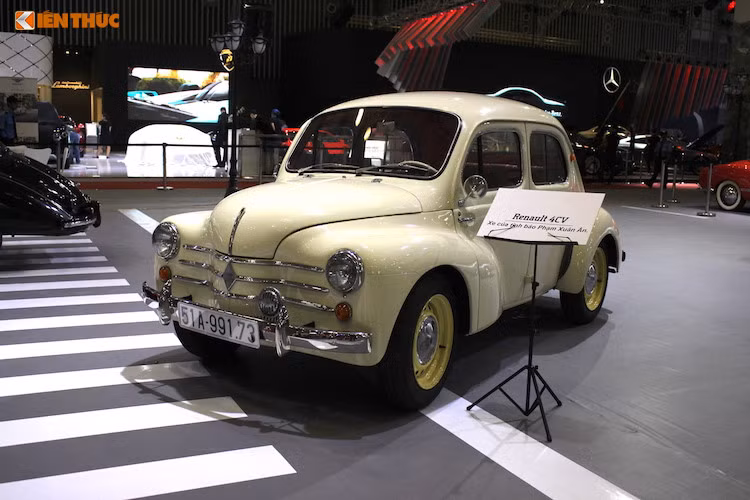 Chiếc xe Renault 4CV "huyền thoại" của vị tướng tình báo nổi tiếng Việt Nam cũng như thế giới - Phạm Xuân Ẩn ngày nay đã được phục chế một cách hoàn hảo, đăng ký lại biển trắng và có thể lưu thông bình thường ngoài đường công cộng như những chiếc ôtô mới khác.