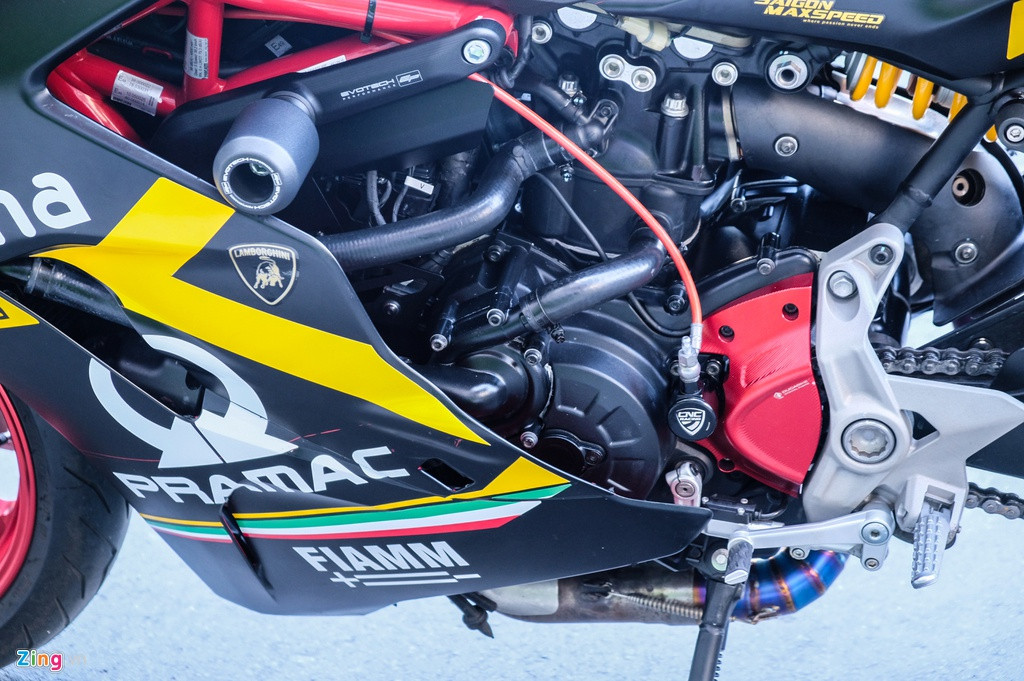 Ducati SuperSport S sử dụng động cơ Testastretta, L-Twin, dung tích 937 cc, sản sinh công suất 113 mã lực tại 9.000 vòng/phút và mô-men xoắn 96,7 Nm tại 6.500 vòng/phút. Xe được giữ nguyên bản phần động cơ, chủ xe chỉ can thiệp vào ly hợp.