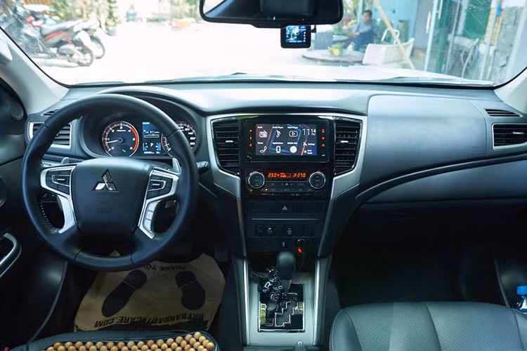 Trong năm 2021 vừa qua, dòng xe bán tải Mitsubishi Triton đã bán được tổng cộng 3.683 xe, tăng đến 64% so với cùng kỳ. Thành công này đến từ việc Triton thường xuyên có các chương trình khuyến mãi kích cầu mua xe của các đại lý Mitsubishi.