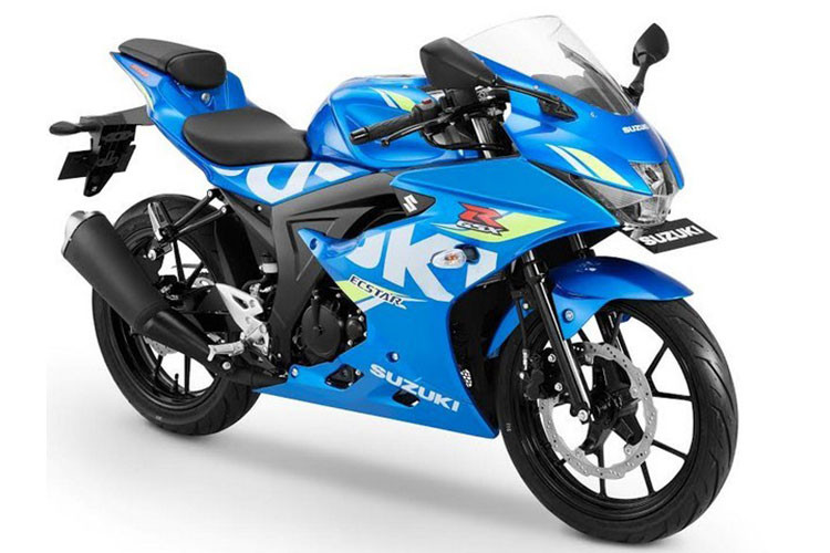 Suzuki GSX-R150 2018 sẽ có màu sắc mới là Trắng xanh, là màu sắc thứ 4 trong 4 lựa chọn màu sắc của xe. Ba màu còn lại là Đỏ đen, Xanh và Đen đỏ. Dự đoán mẫu xe này sẽ về thị trường Việt nam trong năm nay với mức giá khoảng 70 triệu đồng.