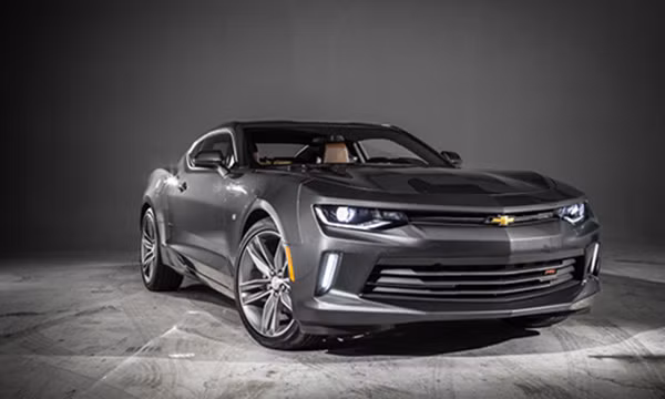 Camaro 1LT coupe sẽ được bán cho khách hàng với giá 26,695 USD (khoảng trên 500 triệu đồng).