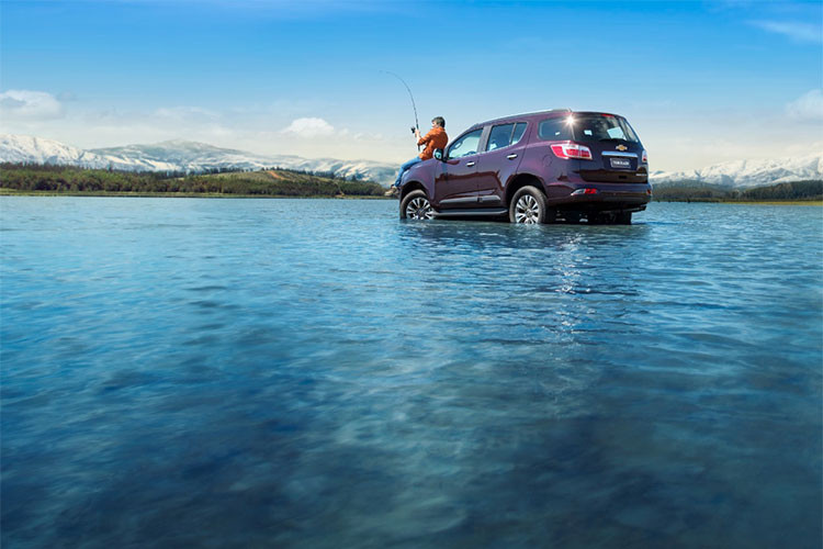 Khi không chở nhiều người, chiếc SUV với hàng ghế sau gập phẳng có thể chứa lượng đồ đạc nhiều gấp 2 hoặc 3 lần so với khoang xe sedan hoặc những mẫu hatchback cỡ nhỏ. Không gian rộng rãi trên SUV giúp việc vận chuyển những món đồ cồng kềnh như thùng, hộp, hành lý, dụng cụ thể thao, thậm chí là cả một chiếc xe đạp hay đồ nội thất...