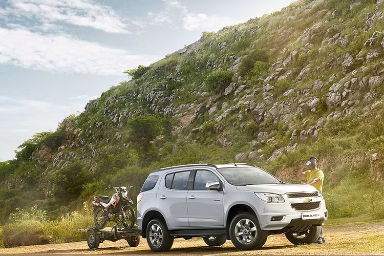 Mặc dù một số người mua SUV bởi vì họ cần một chiếc xe lớn hơn hoặc muốn đi được đường địa hình nhưng phần đông lại sở hữu SUV bởi vì nó hiện đang là kiểu xe phổ biến nhất thế giới. Theo số liệu mới nhất từ công ty nghiên cứu thị trường ôtô Jato Dynamics, nhu cầu mua xe SUV trong đó có mẫu xe SUV Chevrolet Trailblazer đạt mốc kỷ lục vào năm 2017, chiếm 34% trong tổng doanh số bán xe của năm trên toàn thế giới và phân khúc này được dự đoán sẽ tiếp tục tăng trưởng.