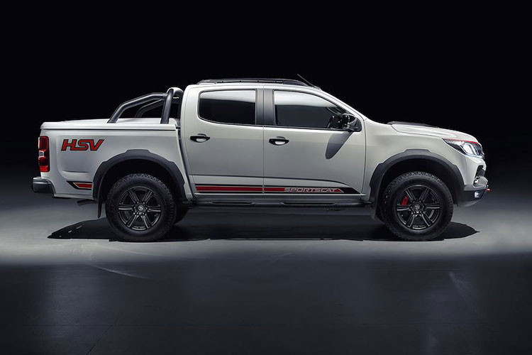 Khác với nhiều hãng xe cùng tập đoàn General Motors, Holden còn có riêng một chi nhánh phát triển xe hiệu năng cao là HSV (Holden Sport Vehicle). Dựa trên chiếc Colorado quen thuộc, HSV vừa tạo ra một mẫu bán tải thể thao chưa từng xuất hiện trước đây là SportsCat RS.