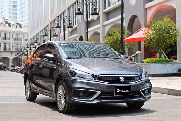 Suzuki tang thoi gian bao hanh xe du lich, uu tien may xang-Hinh-2