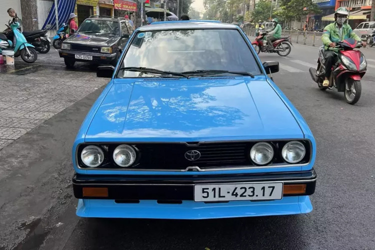 Chưa dừng lại đó, khi có thông tin 1 chiếc xe thể thao Nissan Skyline R33 được rao bán, ông Vũ nhanh chóng mua lại, ngoài ra còn có Toyota Supra Mk3, Toyota Corolla II GL sinh năm 1985, Toyota Corolla AE92 Toyota Corolla Wagon 1990, Toyota Cressida, BMC ADO16, BMW 316i Compact, Datsun 280ZX hay nổi bật có Mazda RX-8,... 